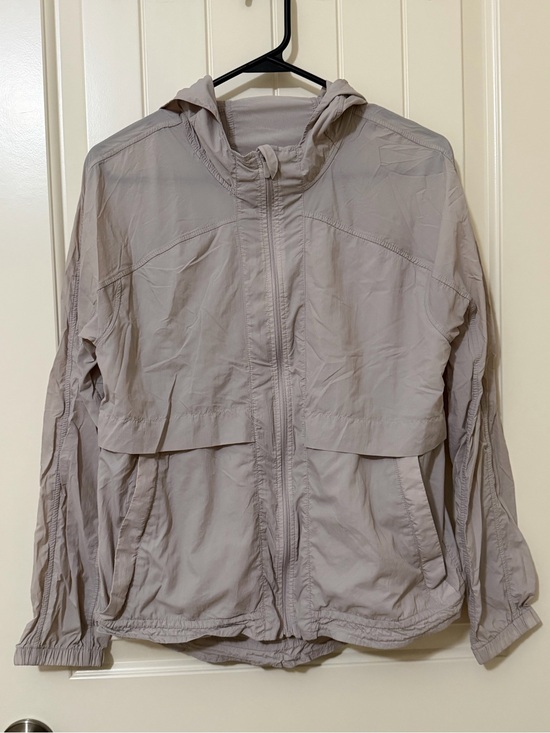 lululemon athletica Jackets & Blazers - lululemon athletica Light Taupe Hooded Jacket